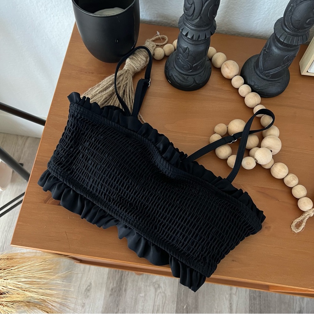 BLACK RUFFLED BIKINI TOP - Picture 4 of 4